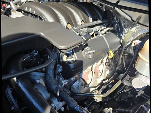 Used 2018 Chevrolet Tahoe LT image 21