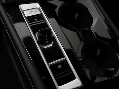 Used 2025 Volkswagen Atlas Cross Sport SEL R-Line image 11