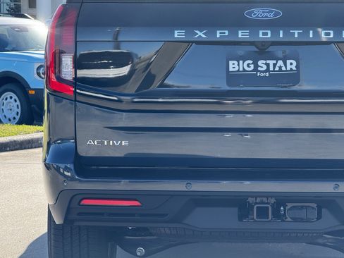 New 2026 Ford Expedition Active image 12