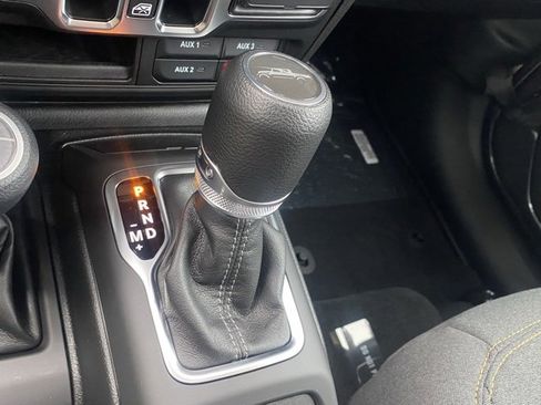 New 2025 Jeep Gladiator Sport image 24