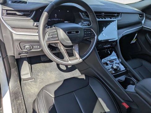 New 2025 Jeep Grand Cherokee L Limited w/ Black Appearance Package image 3