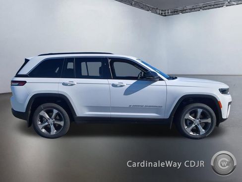 New 2026 Jeep Grand Cherokee Limited w/ Luxury Tech Group II AWD/4WD image 3