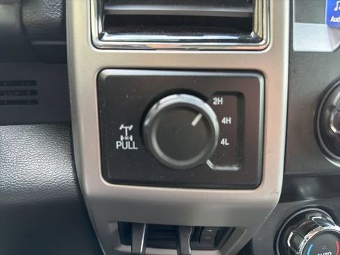 Used 2020 Ford F250 Lariat w/ Chrome Package AWD/4WD image 26