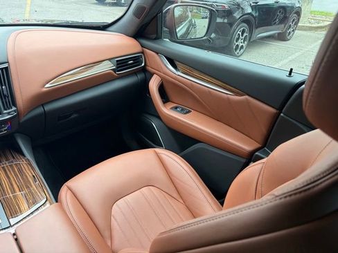 Used 2022 Maserati Levante GT AWD/4WD image 48