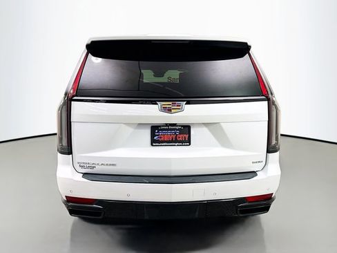 Used 2022 Cadillac Escalade ESV Sport Platinum w/ Heavy-Duty Trailer Package image 9