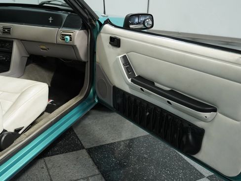 Used 1992 Ford Mustang LX image 40
