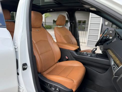 Used 2019 Cadillac XT4 Sport FWD image 18