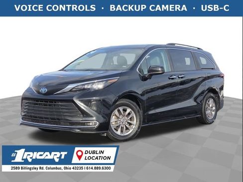 Used 2024 Toyota Sienna XLE image 1