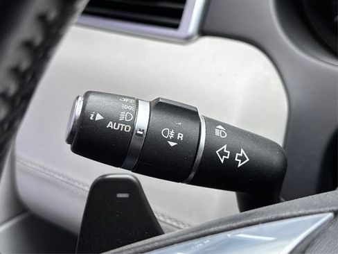 Used 2017 Land Rover Discovery Sport SE AWD/4WD image 19