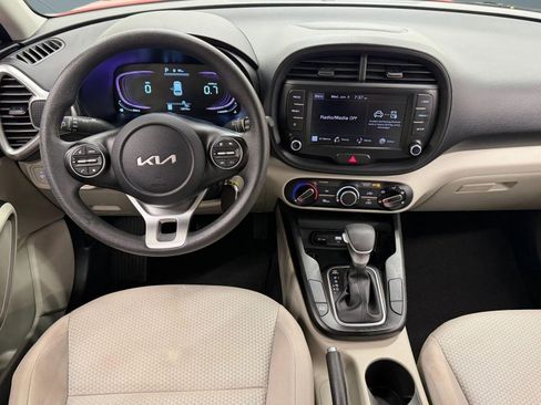 Used 2023 Kia Soul LX FWD image 19