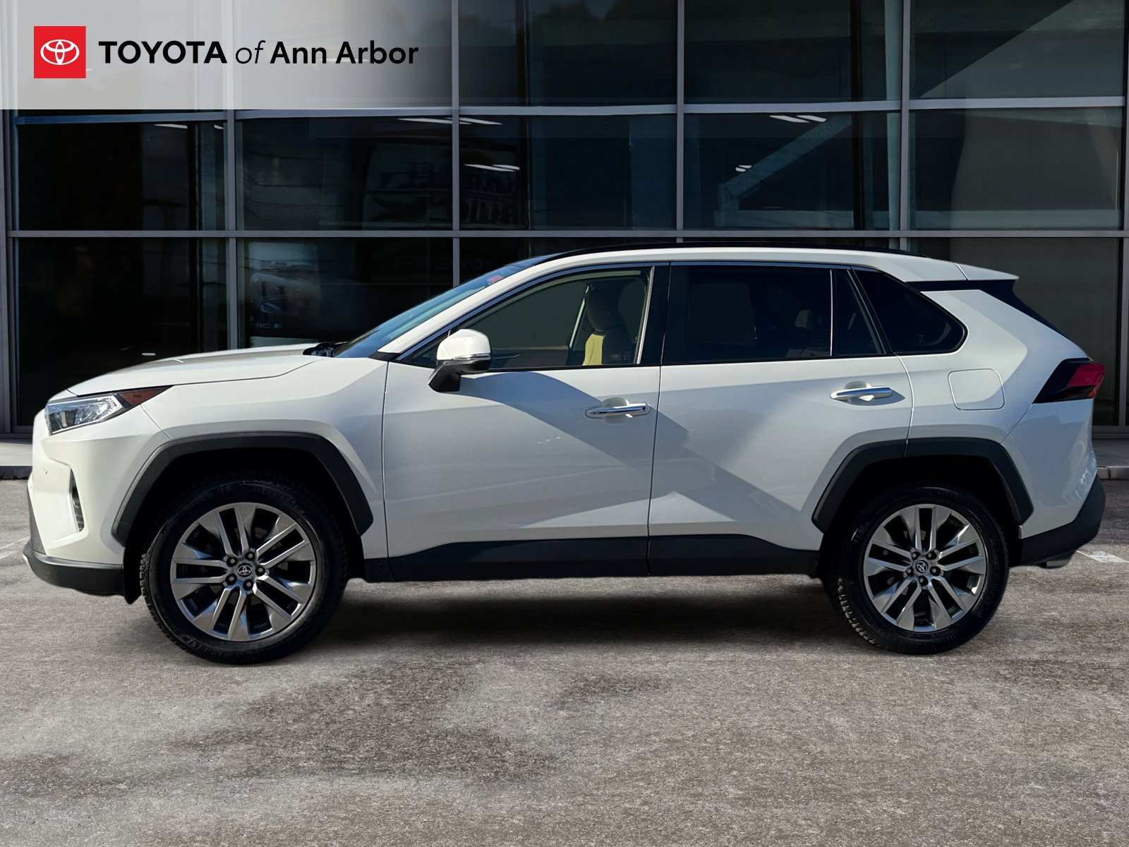 Used 2019 Toyota RAV4 Limited w/ Advanced Technology Package AWD/4WD image 10