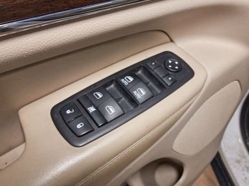 Used 2014 Jeep Grand Cherokee Limited w/ Trailer Tow Group IV image 12