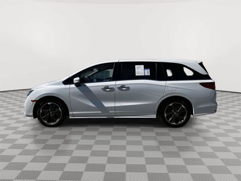Certified 2024 Honda Odyssey Elite image 3