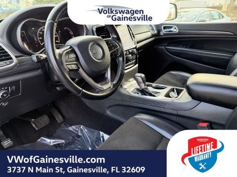 Used 2020 Jeep Grand Cherokee Laredo w/ Laredo X Package image 20