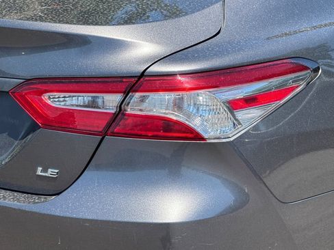 Used 2019 Toyota Camry LE FWD image 23