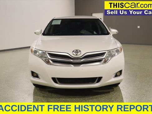 Used 2015 Toyota Venza LE FWD image 2