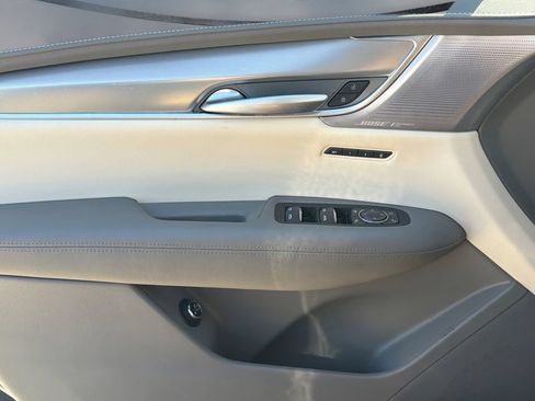 Used 2024 Cadillac XT5 Premium Luxury FWD image 29