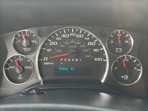 Used 2016 Chevrolet Express 3500 w/ Chrome Appearance Package image 11