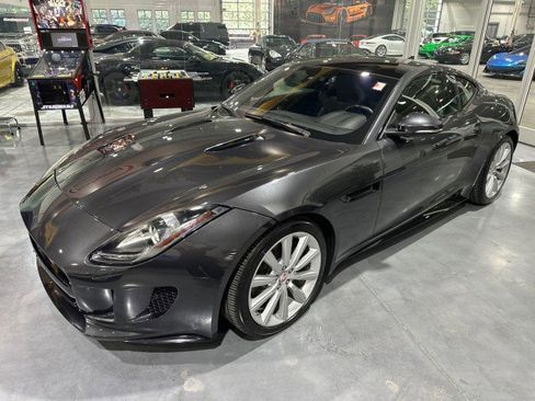 Used 2017 Jaguar F-TYPE Coupe RWD image 9