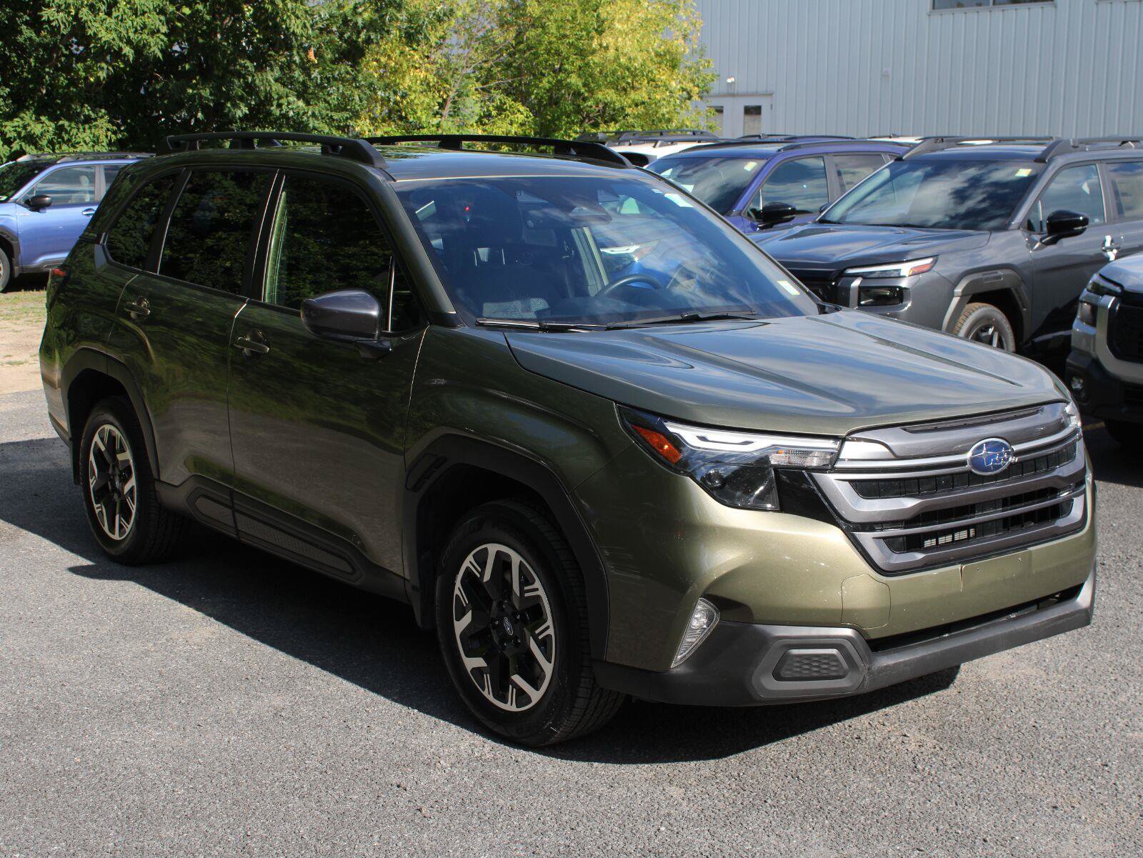 Certified 2025 Subaru Forester Premium AWD/4WD image 3