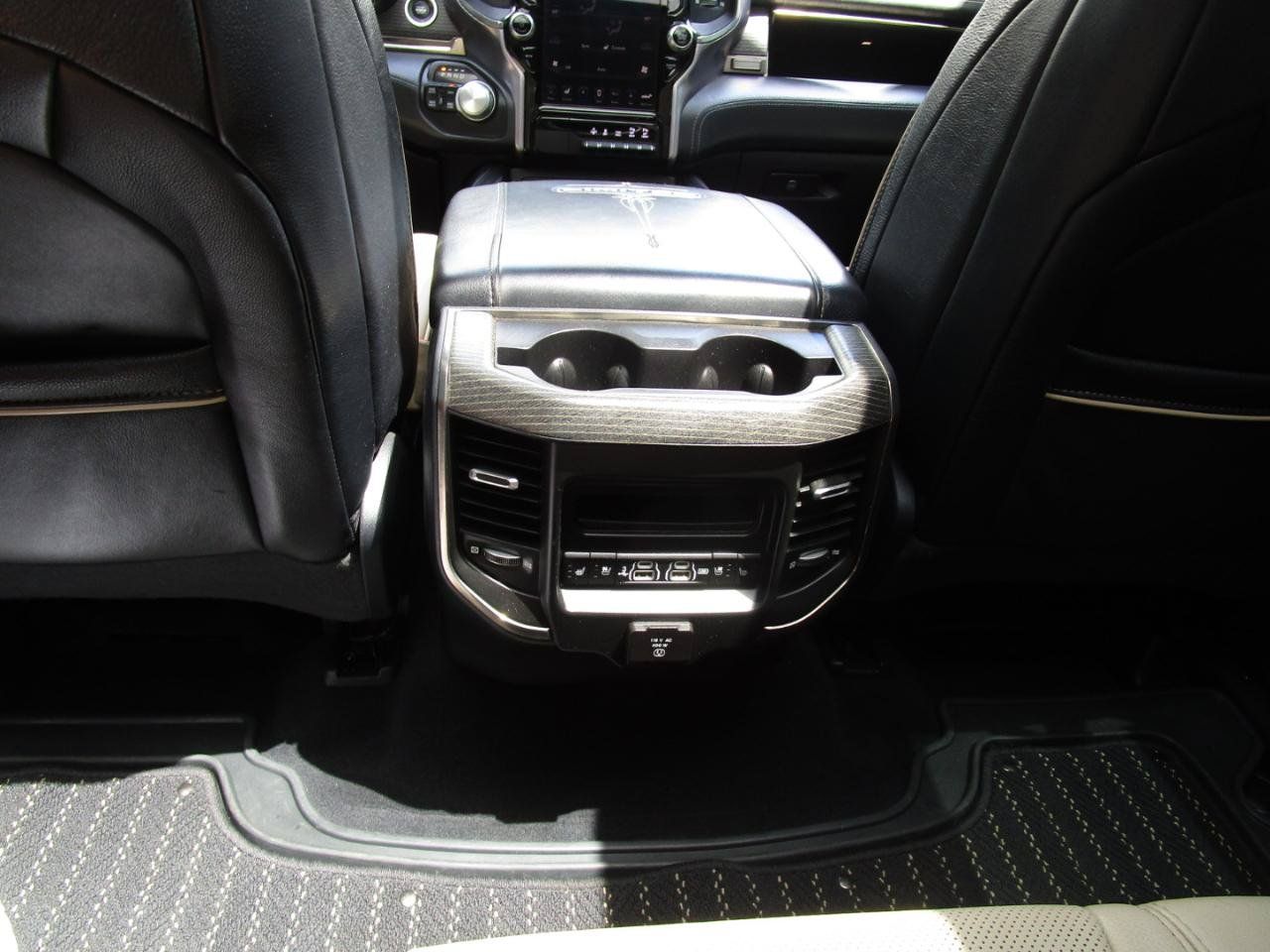 Used 2019 RAM 1500 Limited AWD/4WD image 17