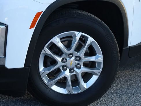 Used 2023 Chevrolet Traverse LS w/ Safety Package image 18