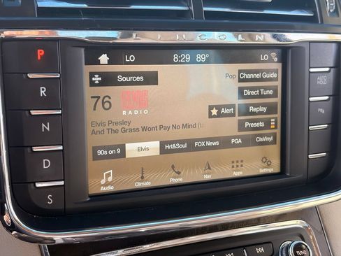 Used 2017 Lincoln Continental Select FWD image 24