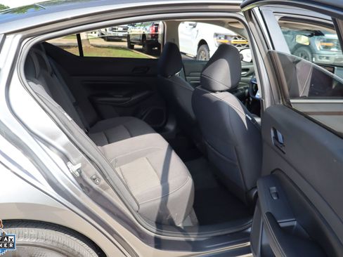 Used 2024 Nissan Altima 2.5 SV w/ SV Premium Package AWD/4WD image 28