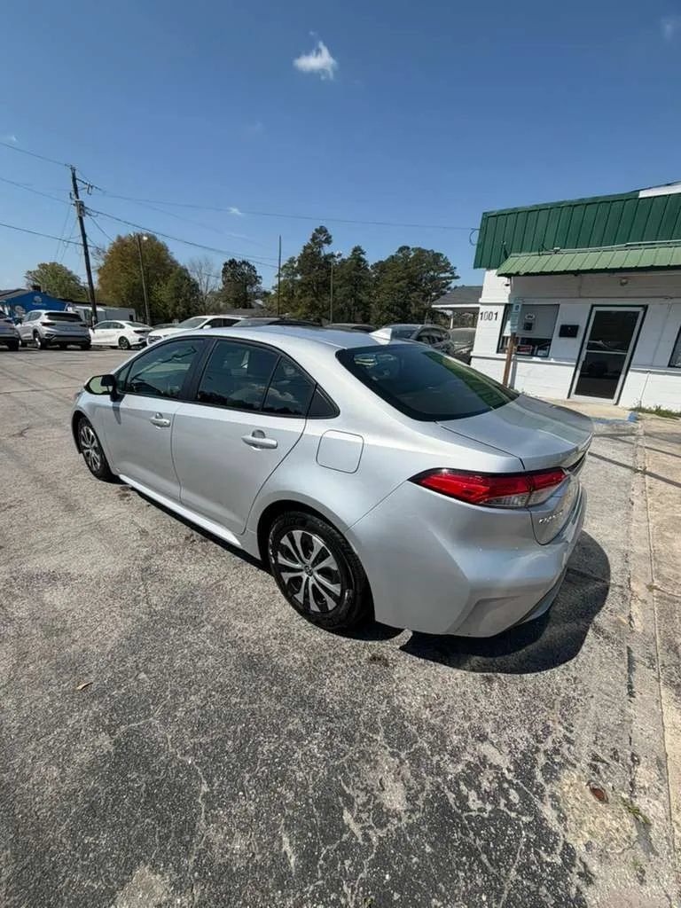 Used 2022 Toyota Corolla LE FWD image 5