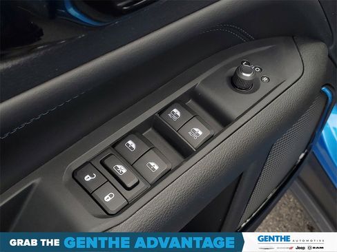 Used 2026 Jeep Compass Limited image 11