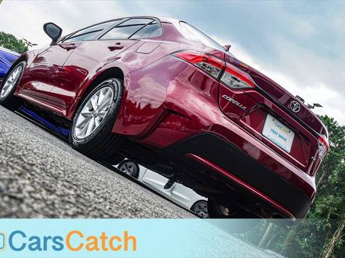 Used 2022 Toyota Corolla LE w/ LE Premium Package FWD image 5