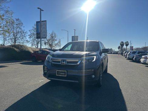 Used 2020 Honda Pilot EX image 1