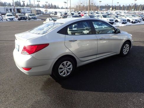 Used 2016 Hyundai Accent SE FWD image 5