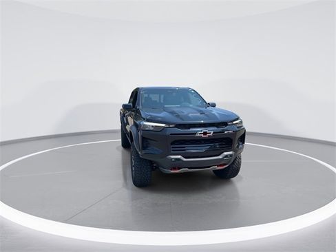 Used 2024 Chevrolet Colorado ZR2 w/ Technology Package image 3