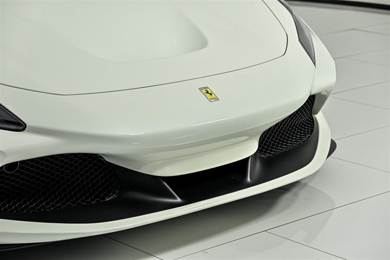 Used 2022 Ferrari F8 Tributo RWD image 5
