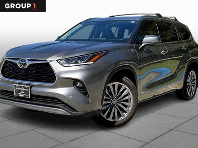 Used 2025 Toyota Highlander XLE