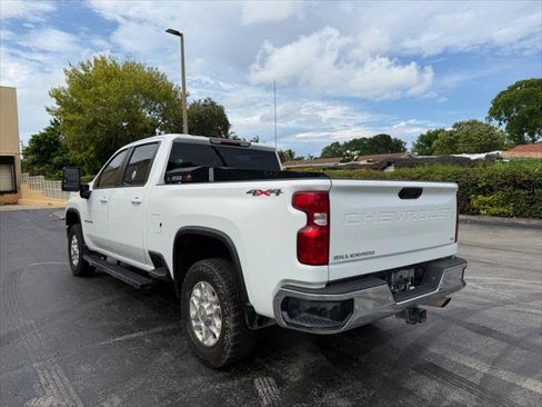 Used 2023 Chevrolet Silverado 2500 LT w/ Convenience Package AWD/4WD image 4
