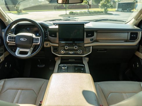 Used 2024 Ford Expedition Limited RWD image 22