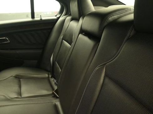 Used 2018 Ford Taurus Limited FWD image 11