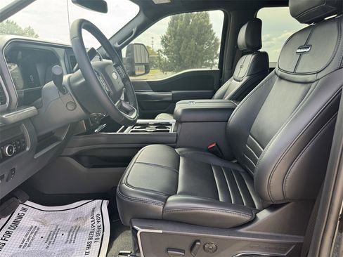 Certified 2025 Ford F250 Platinum image 9