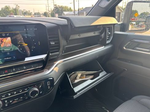 Used 2025 Chevrolet Silverado 2500 LT AWD/4WD image 41