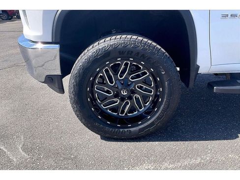 Used 2022 Chevrolet Silverado 3500 LTZ w/ Z71 Off-Road Package AWD/4WD image 10