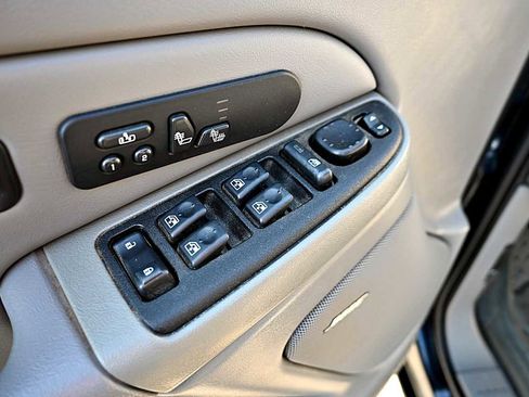 Used 2004 Chevrolet Silverado 2500 LT w/ Skid Plate Package image 19