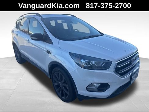 Used 2017 Ford Escape Titanium image 1