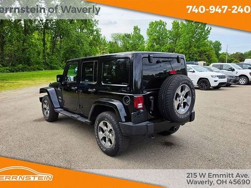 Used 2018 Jeep Wrangler Unlimited Sahara w/ Max Tow Package AWD/4WD image 5
