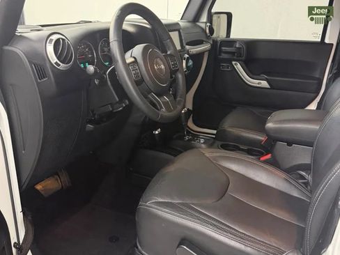Used 2015 Jeep Wrangler Sahara w/ Connectivity Group AWD/4WD image 11