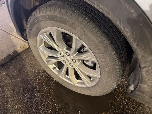 Used 2024 Ford Explorer XLT w/ Equipment Group 202A image 12