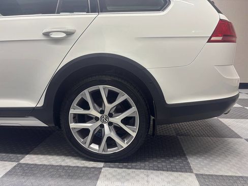Used 2017 Volkswagen Golf Alltrack SEL AWD/4WD image 11
