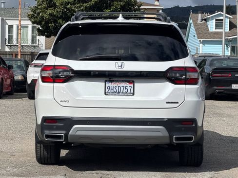 Certified 2023 Honda Pilot Touring image 5