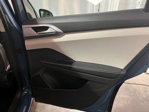 New 2026 Volkswagen Taos SE AWD/4WD image 24